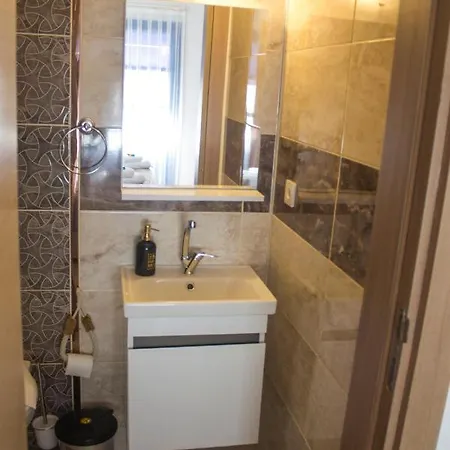 Lavinia * Çeşme