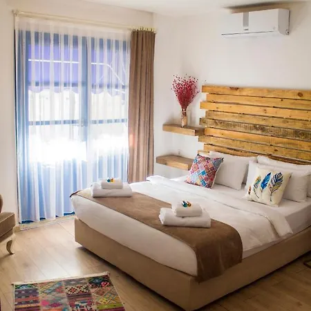 Lavinia Otel Çeşme